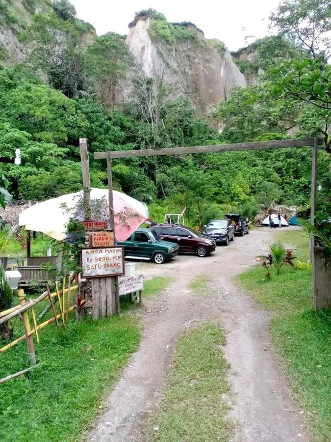 Tapian Ratu Camp Real Bukittinggi Buitenkant foto