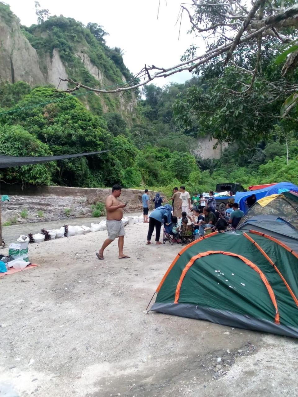 Tapian Ratu Camp Real Bukittinggi Buitenkant foto