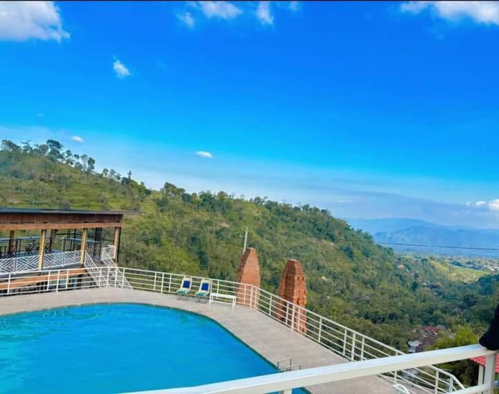 Tapian Ratu Camp Real Bukittinggi Buitenkant foto